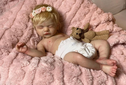 Lovely 18 Inch Silicone Reborn Girl Doll